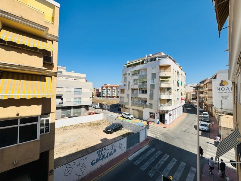 Appartement mit 2 Schlafzimmern und 1 Bad im Zentrum von La Mata nur 100 m vom Strand entfernt