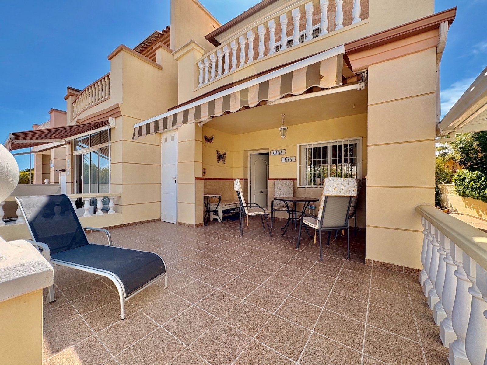 Endreihenhaus mit 3 Schlafzimmern, 2 Bädern, Klimaanlage und Gemeinschaftspool