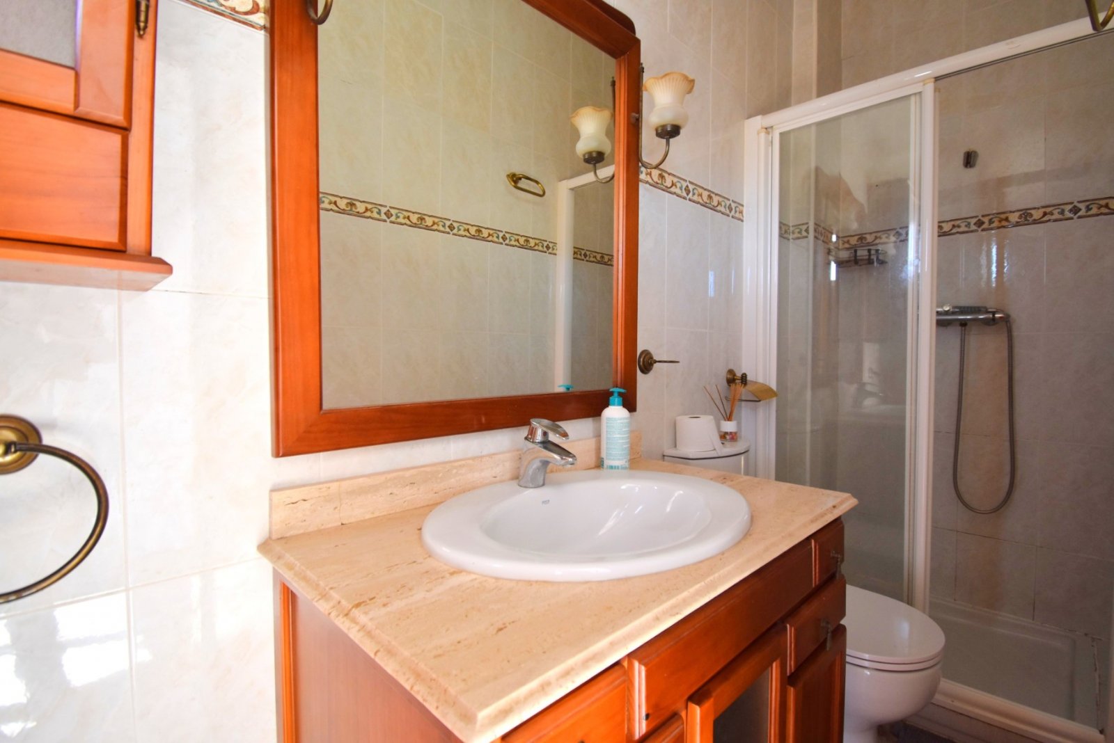 Reihenhaus mit 3 Schlafzimmern, 2 Bädern und Gemeinschaftspool