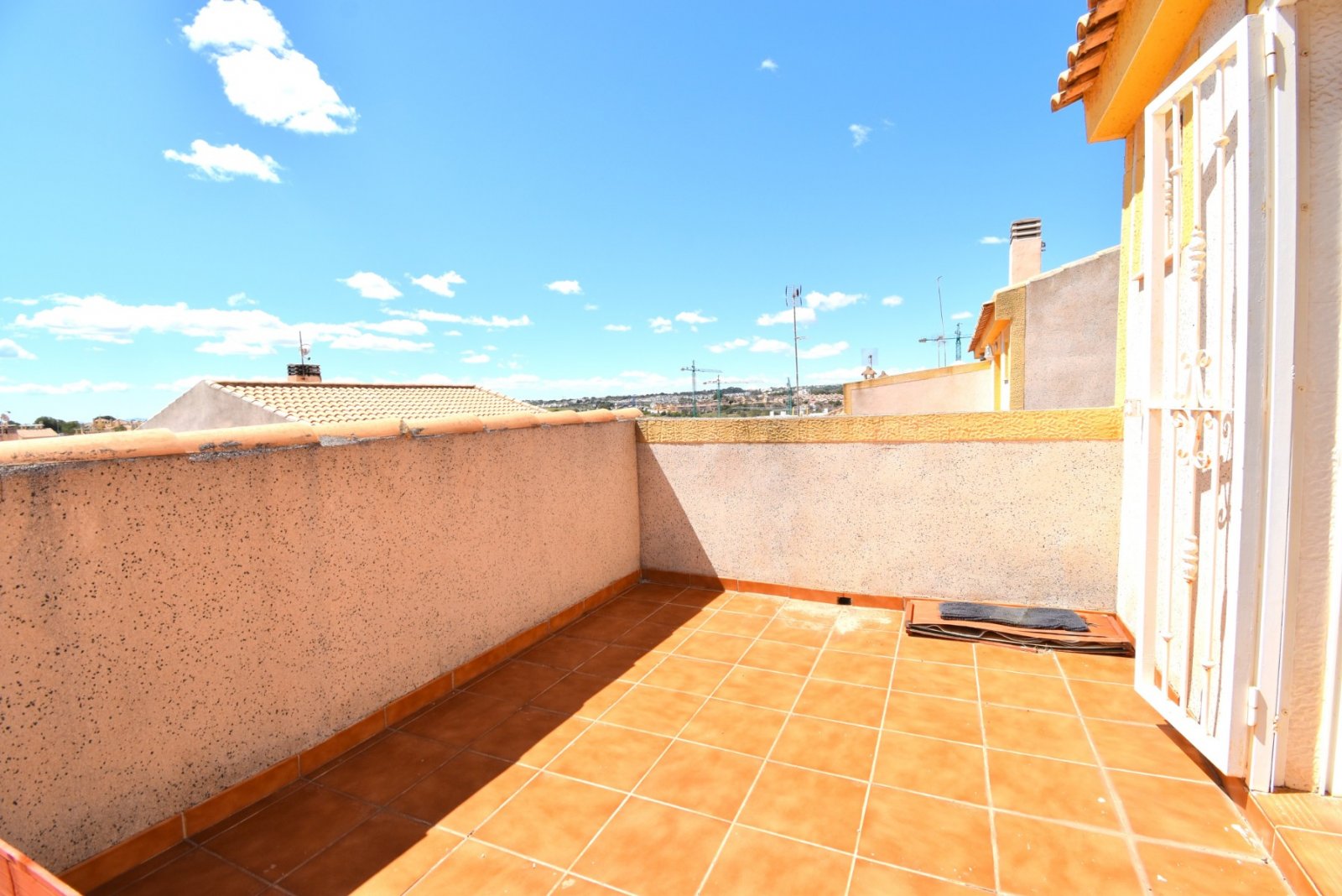 Reihenhaus mit 3 Schlafzimmern, 2 Bädern und Gemeinschaftspool