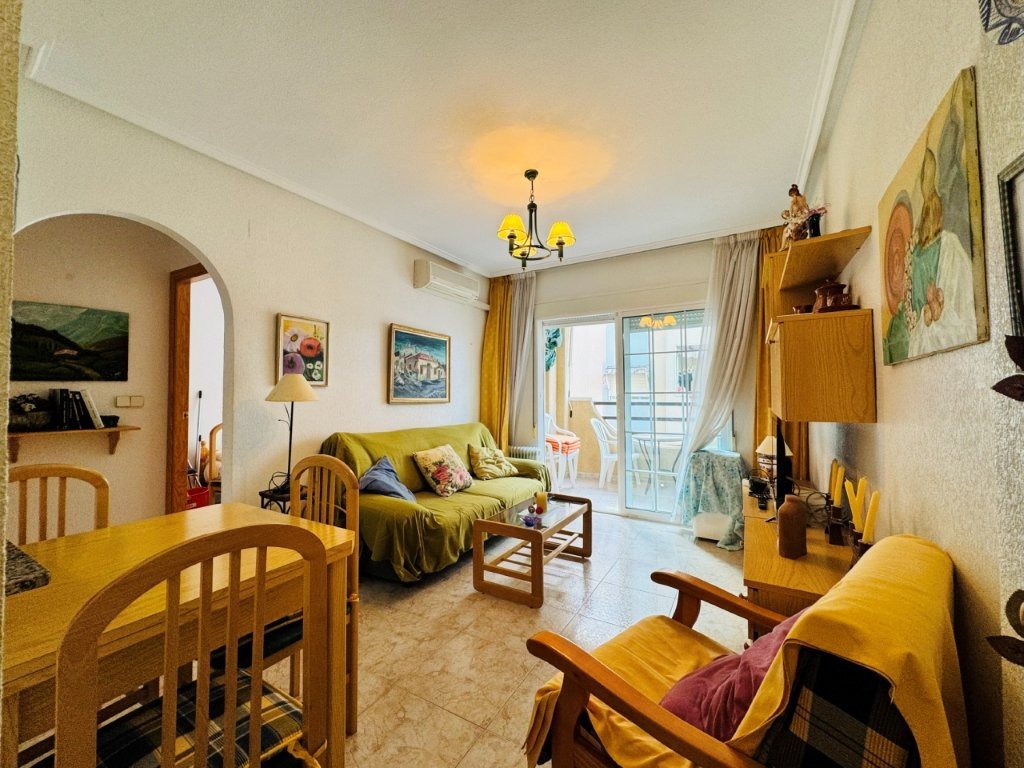 Wohnung mit 2 Schlafzimmern, 1 Bad, Gemeinschaftsdachterrasse und Gemeinschaftspool nur 200 m von Strand