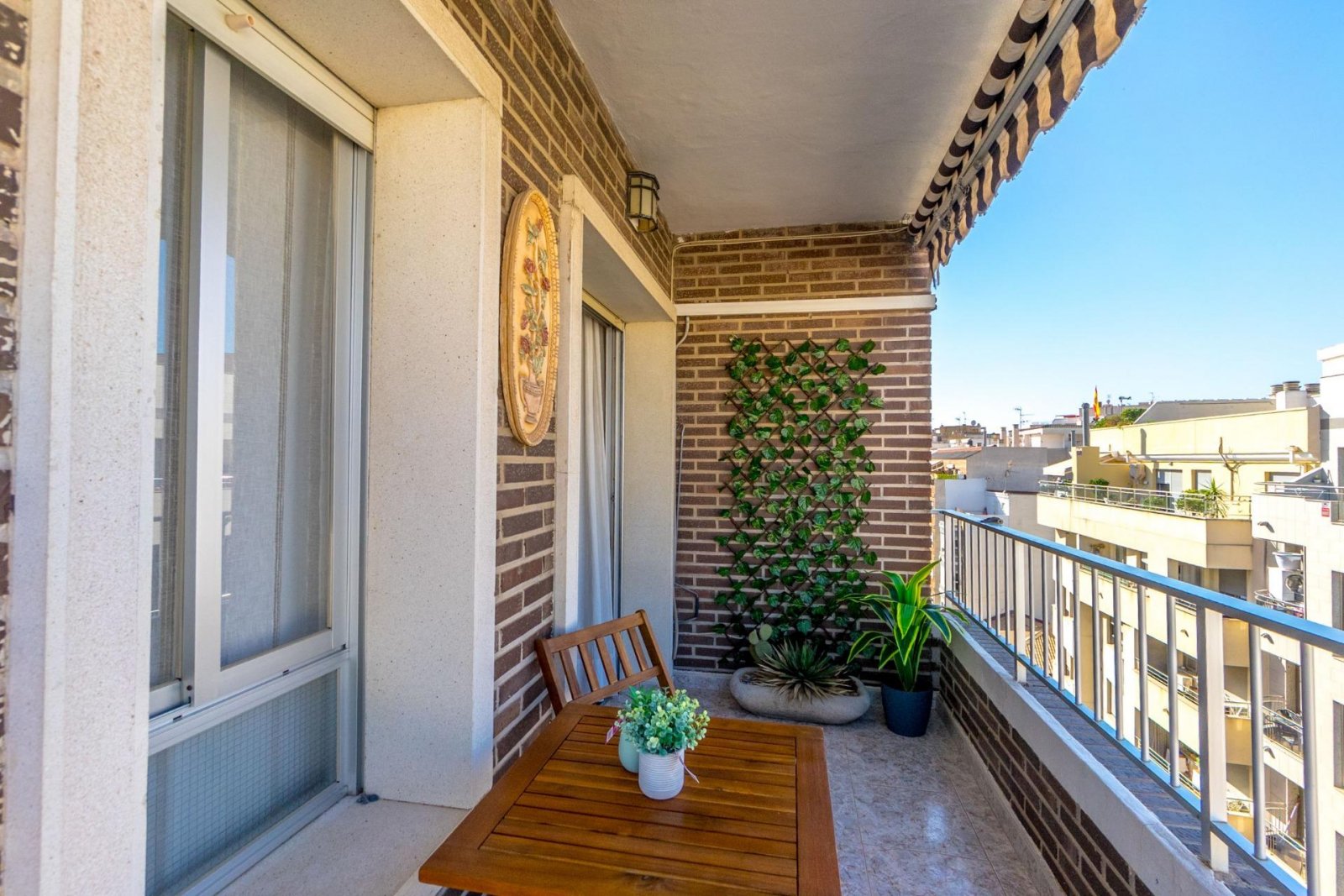 Appartement mit 3 Schlafzimmern, 2 Bädern und Tiefgaragenstellplatz nur 150 m vom Jachthafen und nur 400 m vom Strand