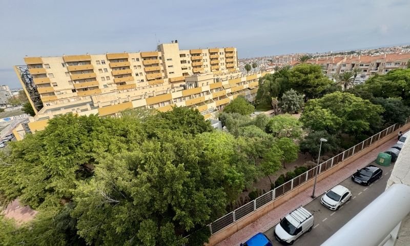 Komplett renovierte Penthouse-Wohnung mit Meerblick im Zentrum von Torrevieja