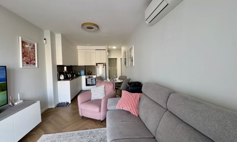 Komplett renovierte Penthouse-Wohnung mit Meerblick im Zentrum von Torrevieja