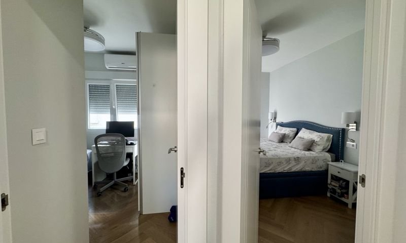 Komplett renovierte Penthouse-Wohnung mit Meerblick im Zentrum von Torrevieja
