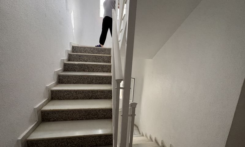 Komplett renovierte Penthouse-Wohnung mit Meerblick im Zentrum von Torrevieja