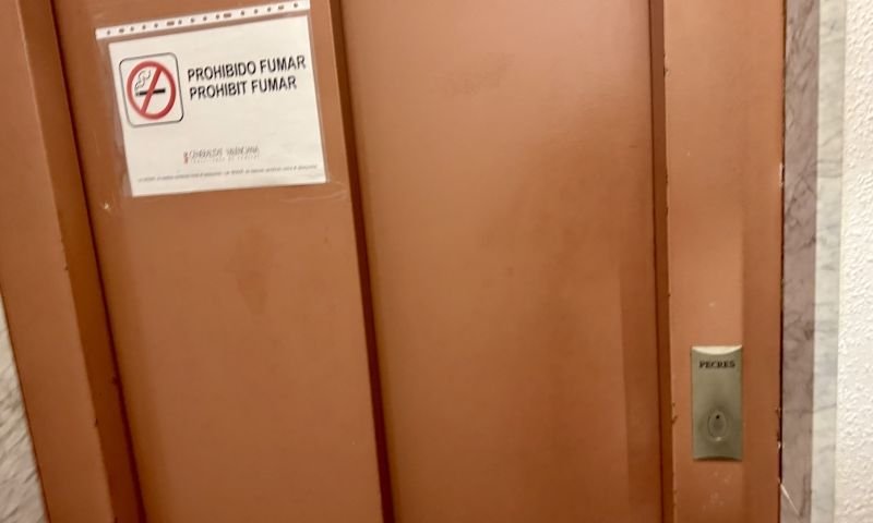 Komplett renovierte Penthouse-Wohnung mit Meerblick im Zentrum von Torrevieja