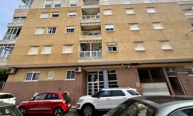 Komplett renovierte Penthouse-Wohnung mit Meerblick im Zentrum von Torrevieja