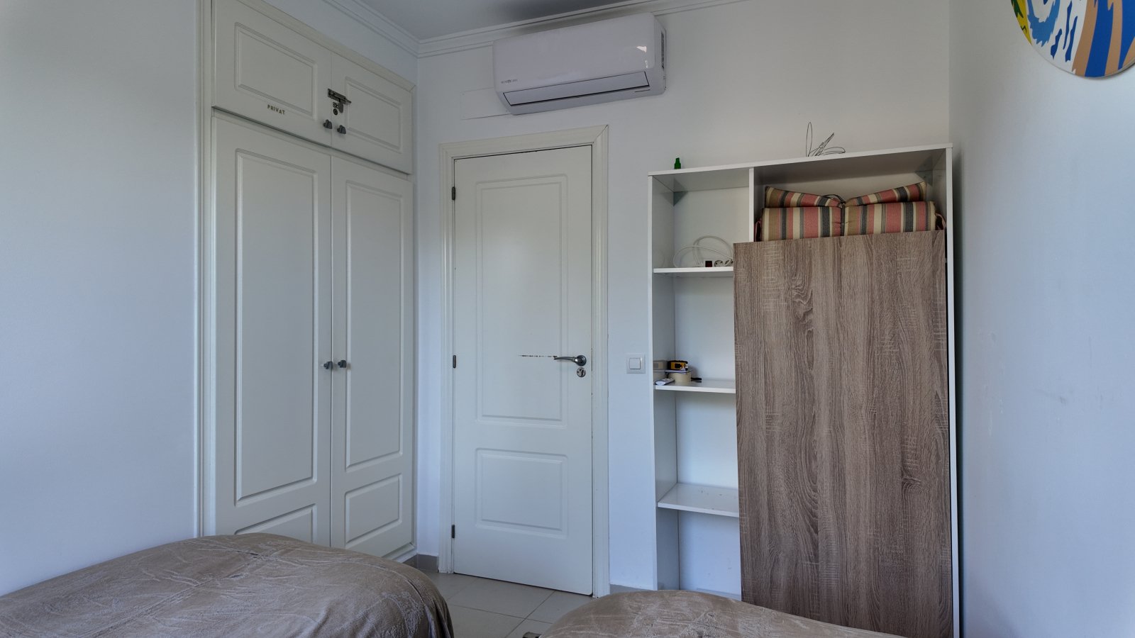 Exklusive Wohnung mit 2 Schlafzimmern und 2 Bädern in wunderschöner Wohnanlage nur 200 m vom Strand