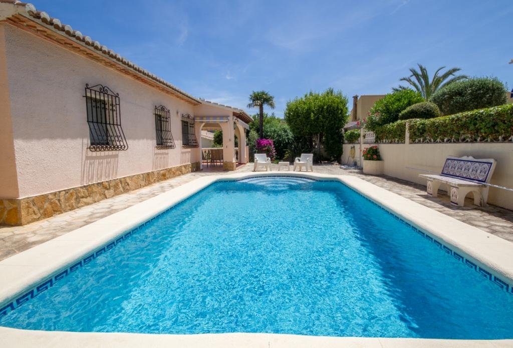 Villa mit 3 Schlafzimmern, 2 Bädern und Privatpool ganz in der Nähe der Ortschaft Orba