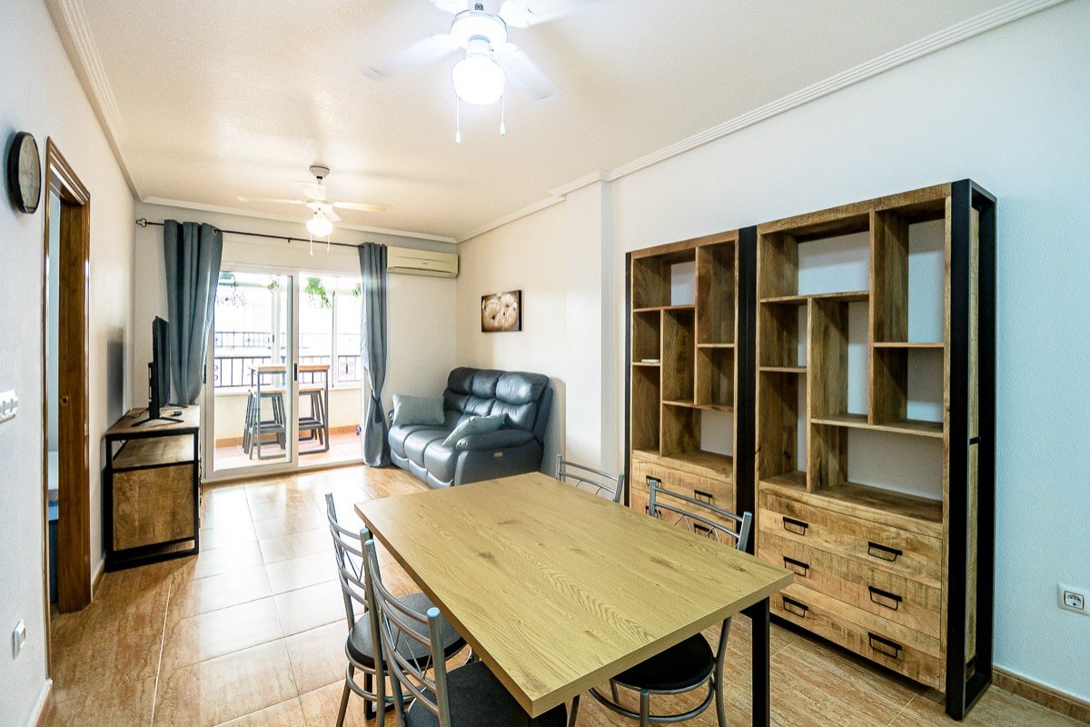 Appartement mit 2 Schlafzimmern, 1 Bad, Tiefgaragenstellplatz und Gemeinschaftspool