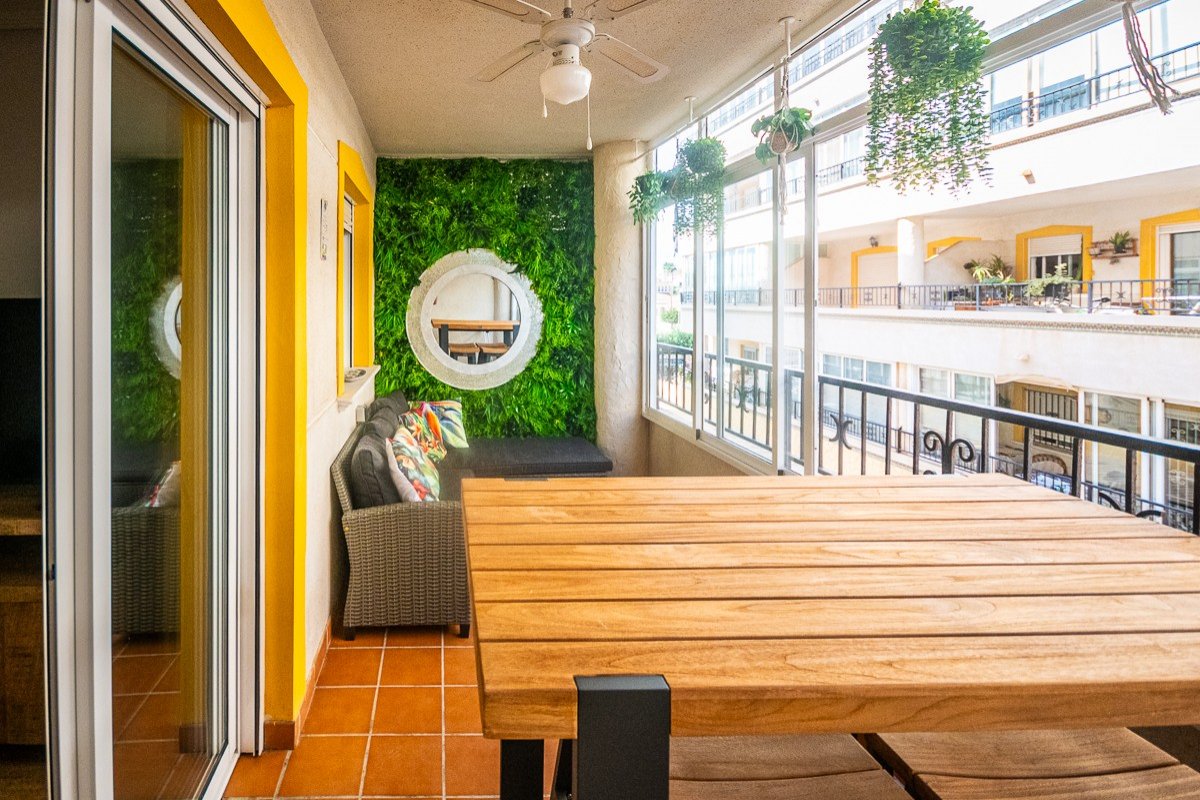 Appartement mit 2 Schlafzimmern, 1 Bad, Tiefgaragenstellplatz und Gemeinschaftspool