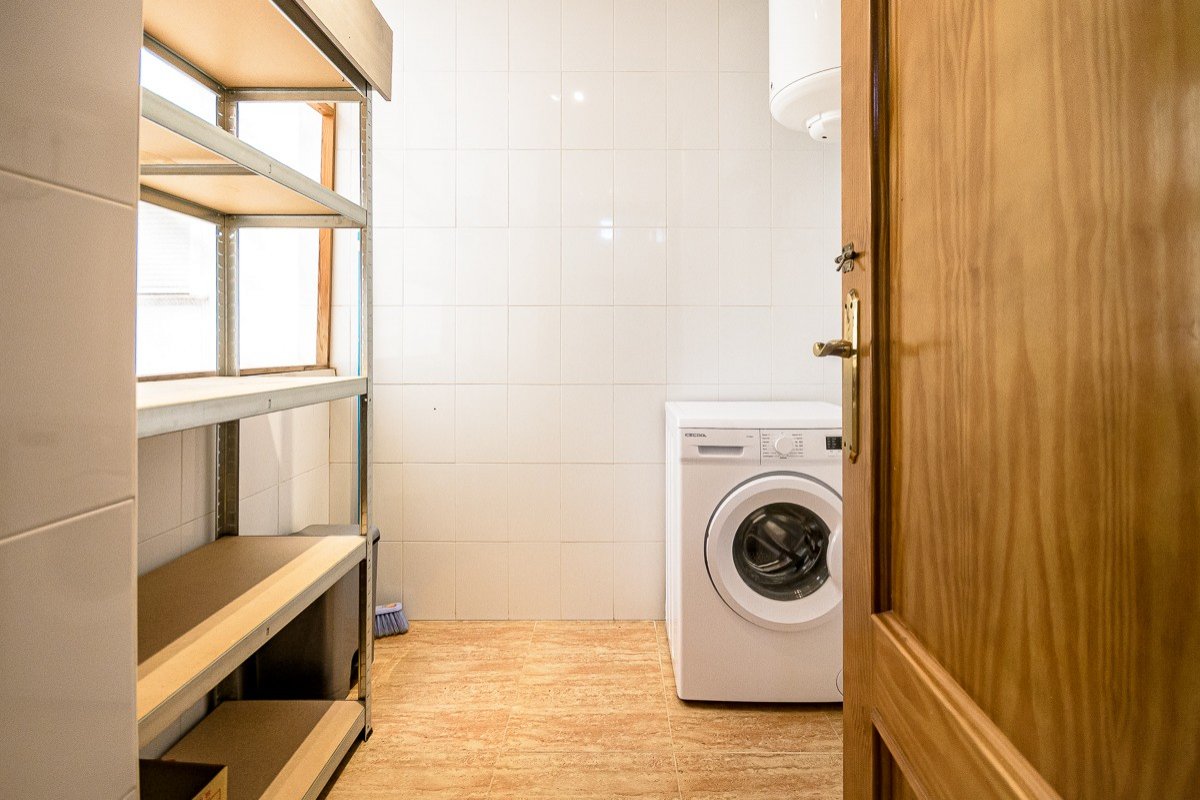 Appartement mit 2 Schlafzimmern, 1 Bad, Tiefgaragenstellplatz und Gemeinschaftspool