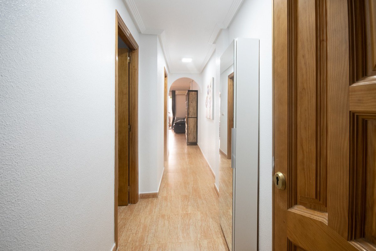 Appartement mit 2 Schlafzimmern, 1 Bad, Tiefgaragenstellplatz und Gemeinschaftspool