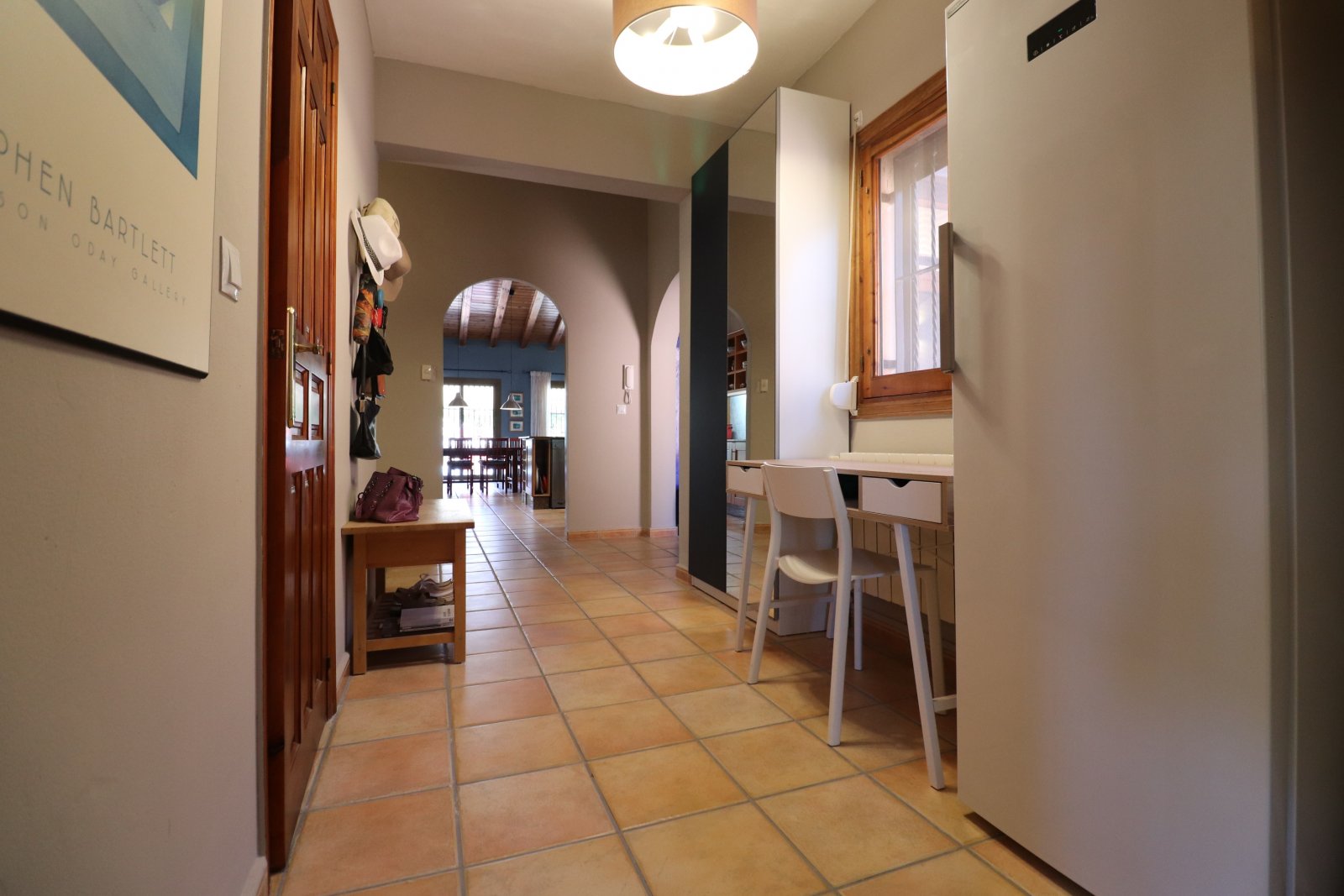 Wunderschöne Landhaus-Villa mit 7 Schlafzimmern, 5 Bädern, Privatpool und schönem Ausblick auf großem Grundstück