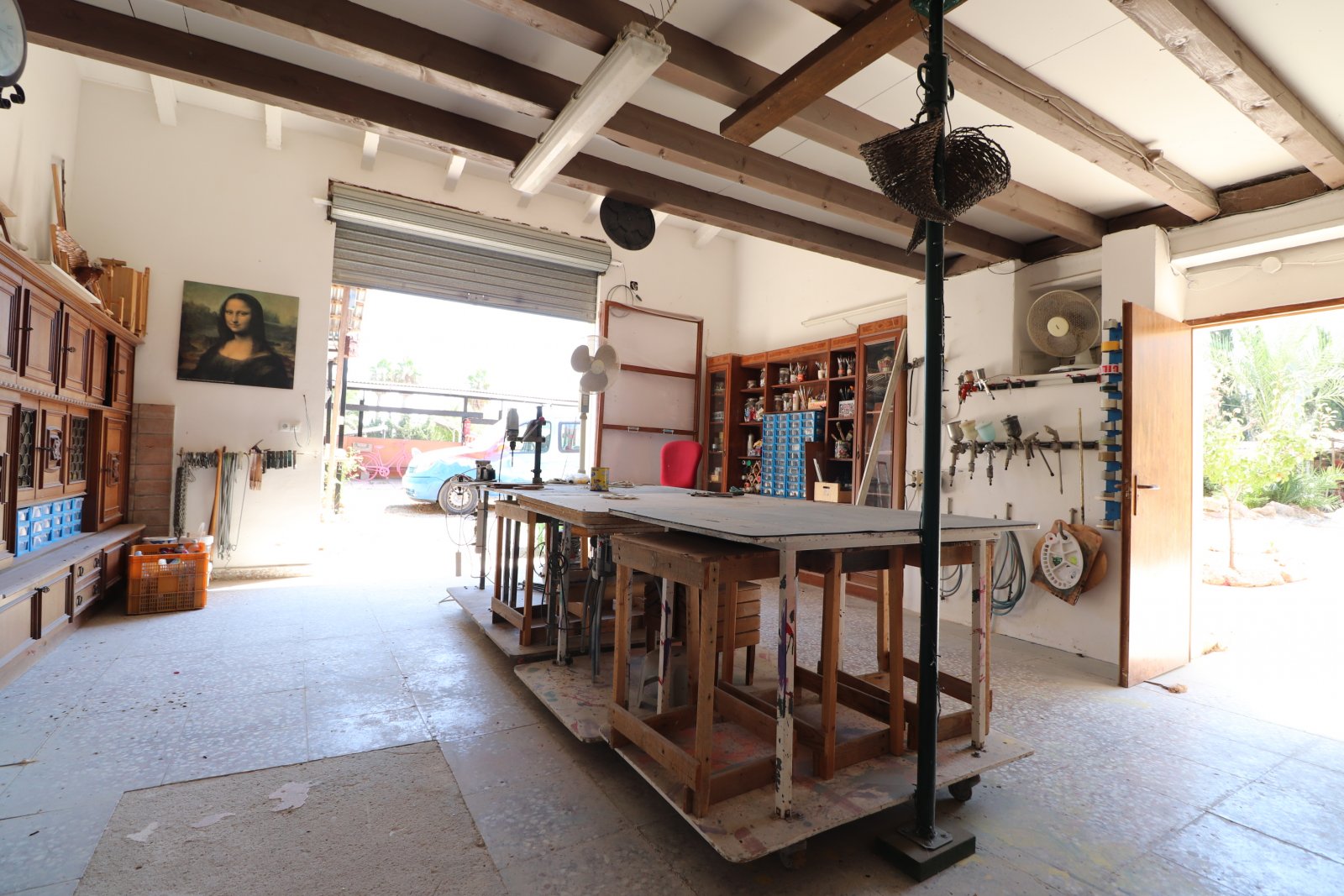 Wunderschöne Landhaus-Villa mit 7 Schlafzimmern, 5 Bädern, Privatpool und schönem Ausblick auf großem Grundstück