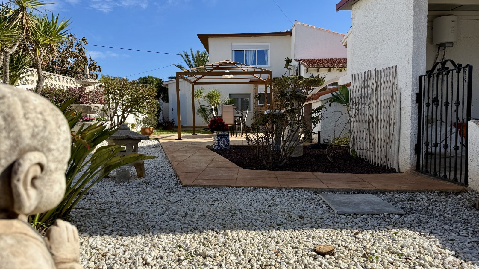 Villa mit 3 Schlafzimmern und 3 Bädern nur 400 Meter vom Strand Les Deveses entfernt