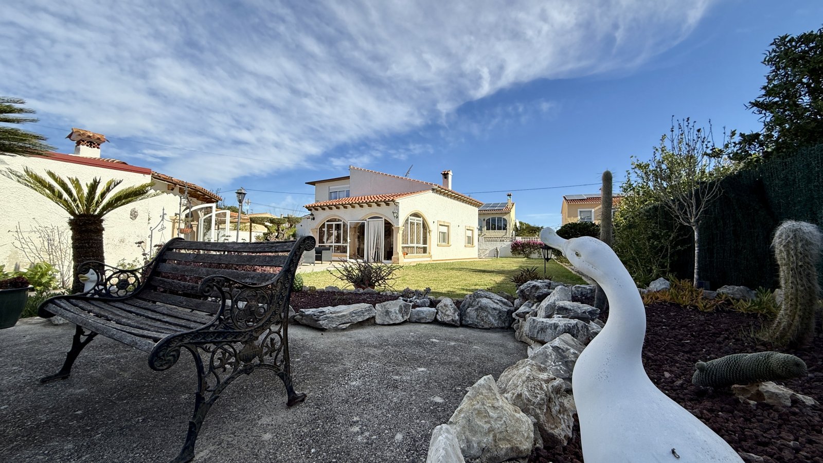 Villa mit 3 Schlafzimmern und 3 Bädern nur 400 Meter vom Strand Les Deveses entfernt