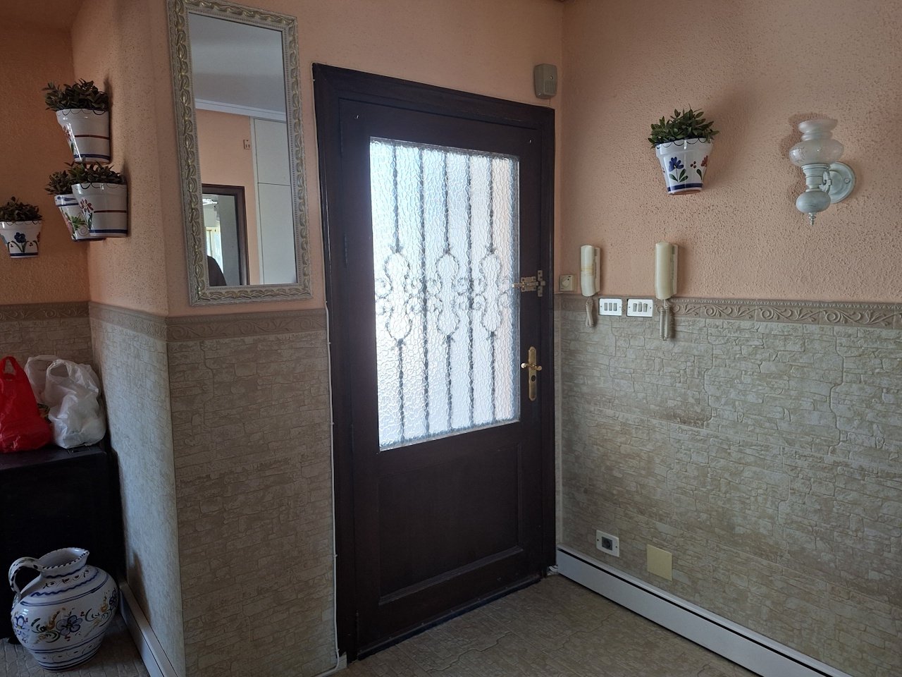 Villa mit Gästehaus, Privatpool und fantastischem Meerblick