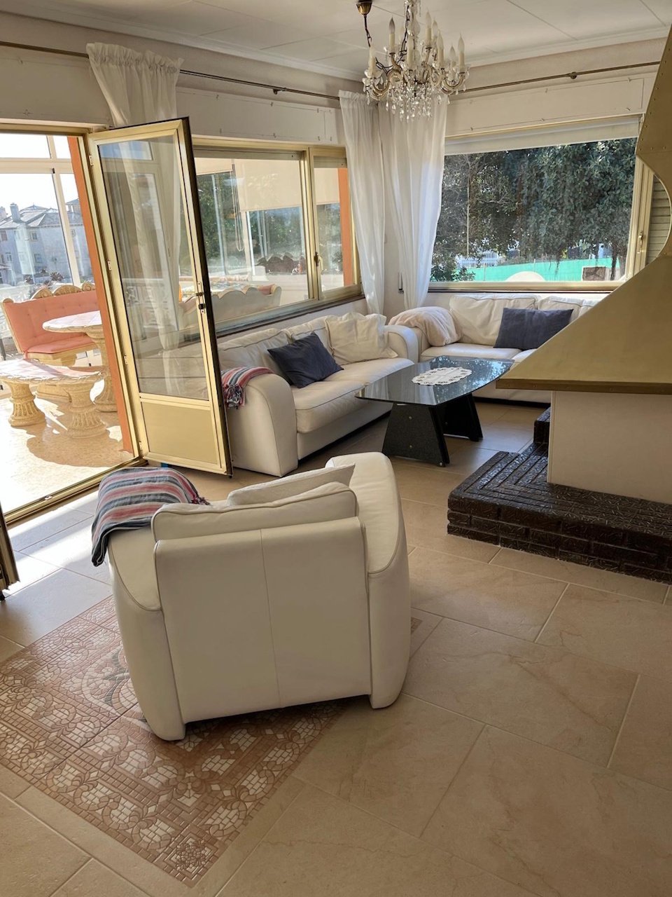 Villa mit Gästehaus, Privatpool und fantastischem Meerblick