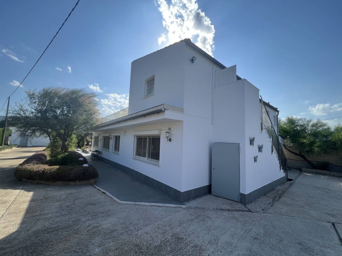 Landhaus-Villa mit 3 Schlafzimmern und 2 Bädern