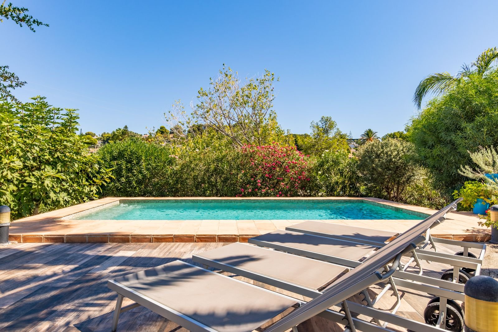 Charmante mediterrane Villa mit 3 Schlafzimmern, 2 Bädern und Privatpool nur 300 m vom Meer