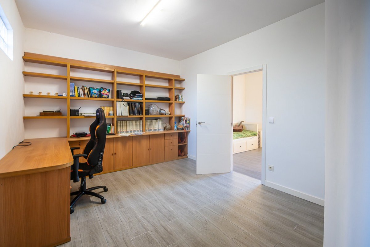 Großzügige Villa mit 4 Schlafzimmern und 2 Bädern in Benfis Park