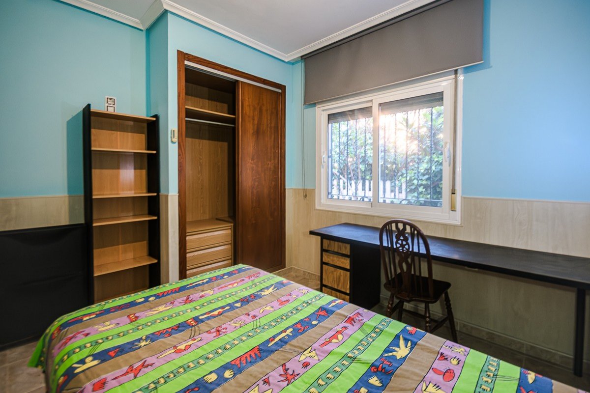 Großzügige Villa mit 4 Schlafzimmern und 2 Bädern in Benfis Park