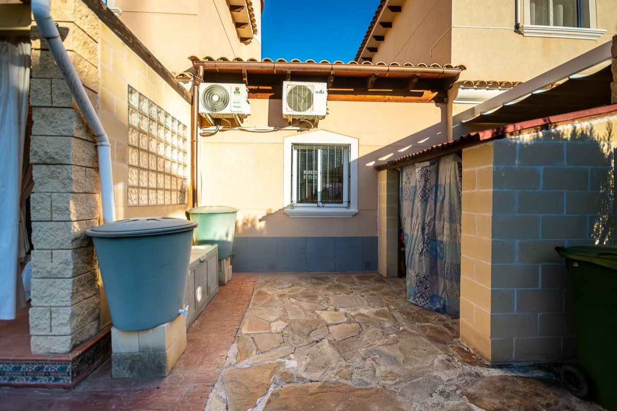 Großzügige Villa mit 4 Schlafzimmern und 2 Bädern in Benfis Park