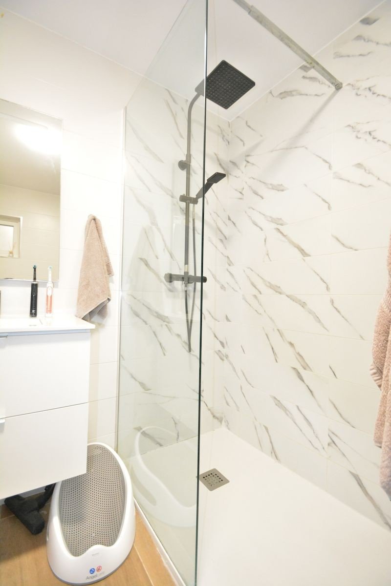 Renoviertes Appartement mit 3 Schlafzimmern, 2 Bädern und Tiefgaragenstellplatz nur 200 m vom Strand