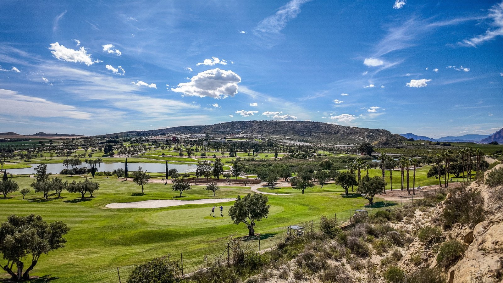 Luxus-Erdgeschosswohnung mit 3 Schlafzimmern, 2 Bädern, Tiefgaragenstellplatz und Gemeinschaftspool im La Finca Golf Resort
