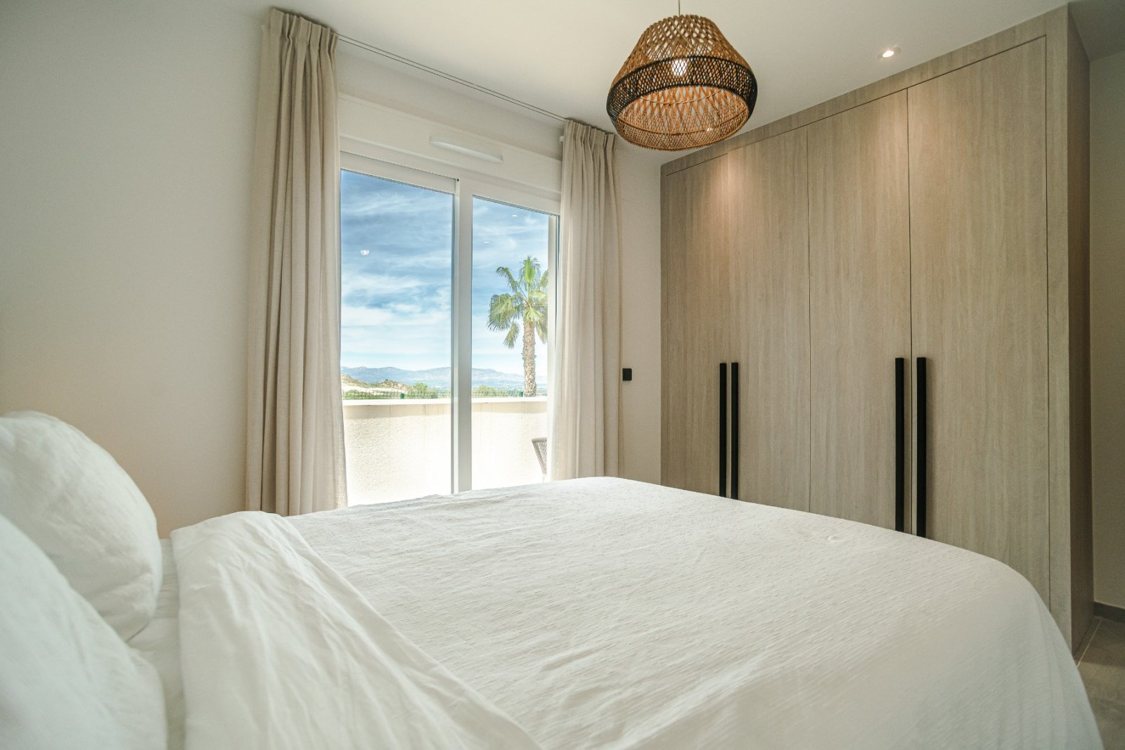 Luxus-Erdgeschosswohnung mit 3 Schlafzimmern, 2 Bädern, Tiefgaragenstellplatz und Gemeinschaftspool im La Finca Golf Resort