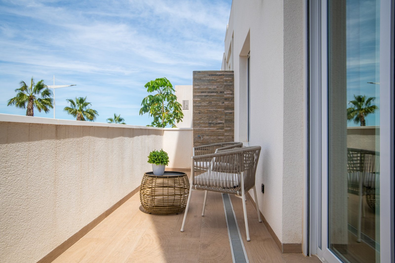 Luxus-Erdgeschosswohnung mit 3 Schlafzimmern, 2 Bädern, Tiefgaragenstellplatz und Gemeinschaftspool im La Finca Golf Resort