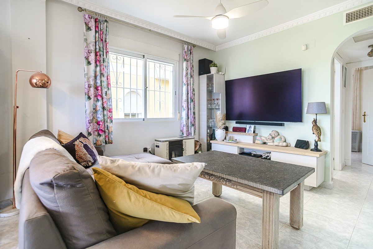 03177Wunderschöne freistehende Villa mit Gästeappartement und Meerblick