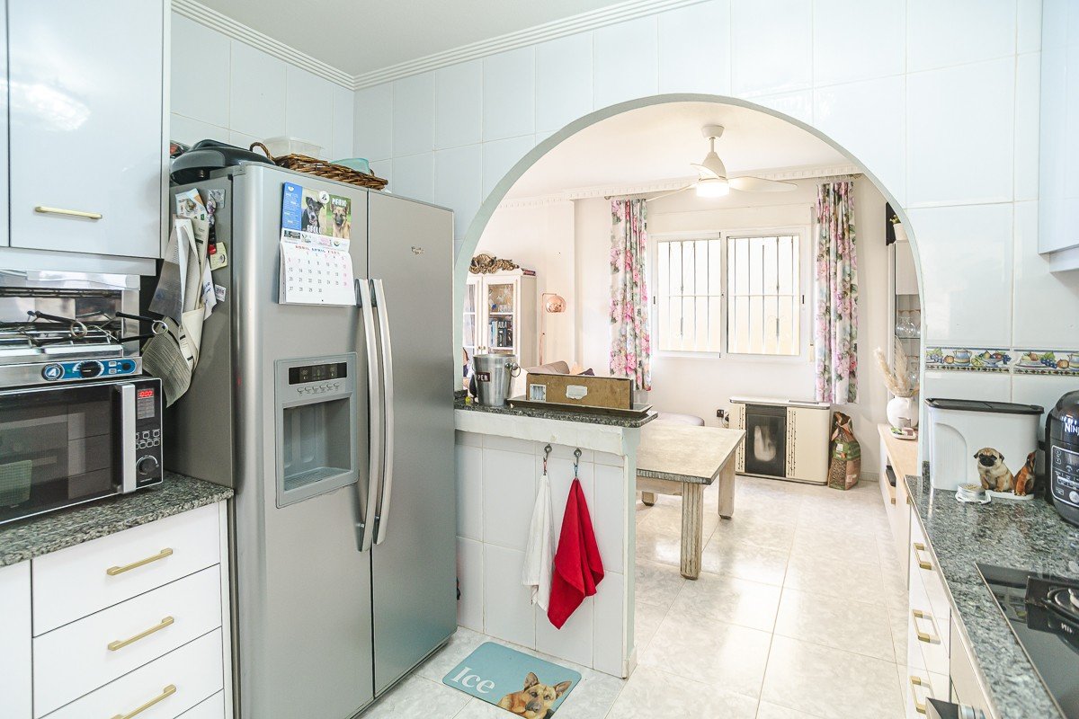 03177Wunderschöne freistehende Villa mit Gästeappartement und Meerblick