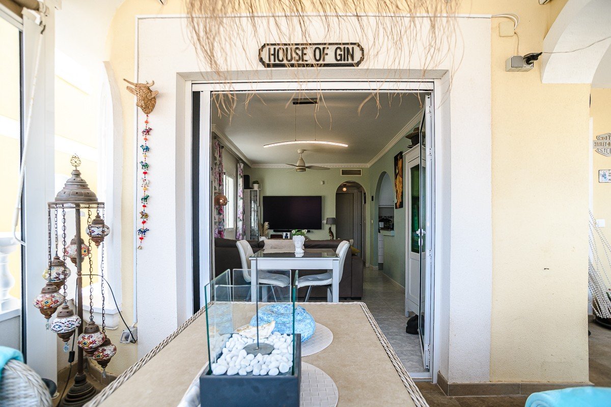 03177Wunderschöne freistehende Villa mit Gästeappartement und Meerblick