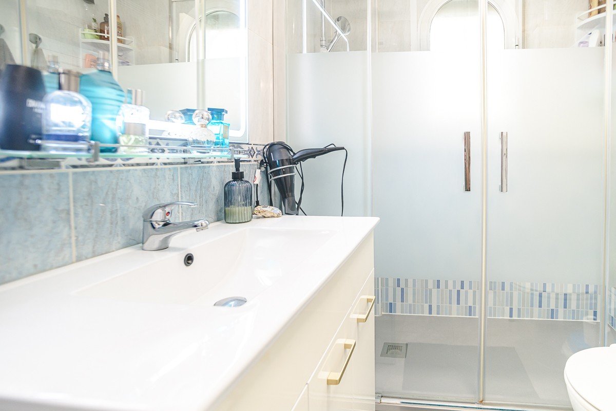 03177Wunderschöne freistehende Villa mit Gästeappartement und Meerblick