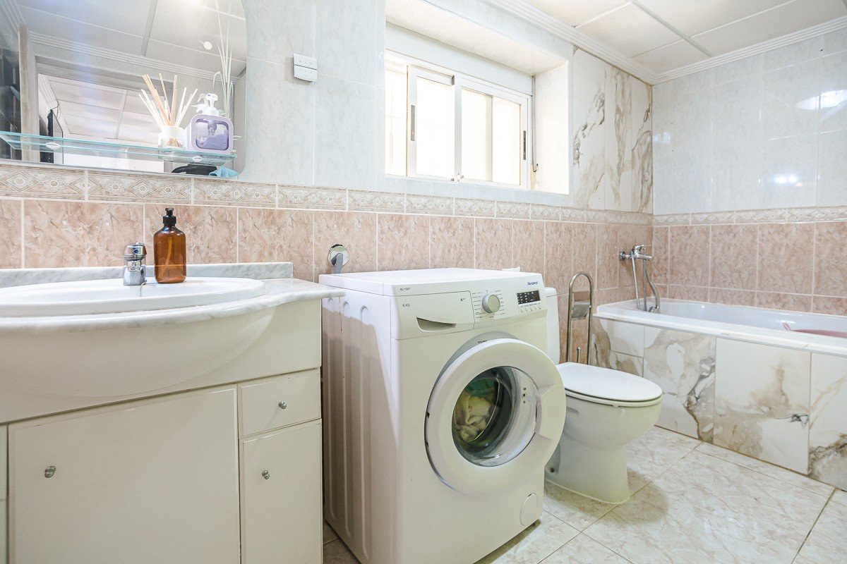 03177Wunderschöne freistehende Villa mit Gästeappartement und Meerblick