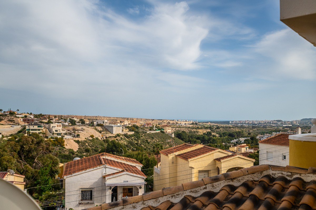 03177Wunderschöne freistehende Villa mit Gästeappartement und Meerblick