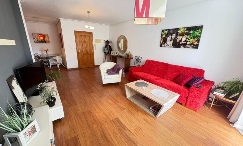 Spektakuläre und geräumige Erdgeschosswohnung mit 2 Schlafzimmern, 2 Bädern und Blick auf den Pool