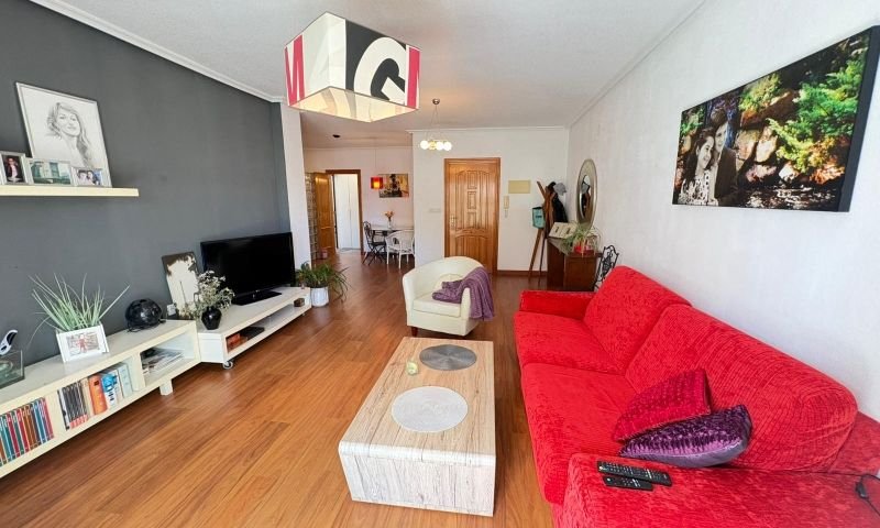 Spektakuläre und geräumige Erdgeschosswohnung mit 2 Schlafzimmern, 2 Bädern und Blick auf den Pool