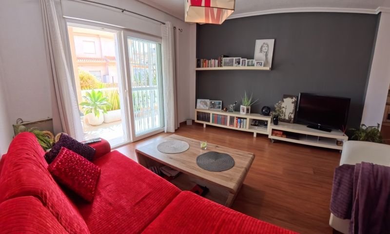 Spektakuläre und geräumige Erdgeschosswohnung mit 2 Schlafzimmern, 2 Bädern und Blick auf den Pool