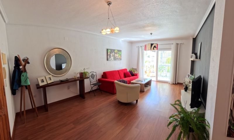 Spektakuläre und geräumige Erdgeschosswohnung mit 2 Schlafzimmern, 2 Bädern und Blick auf den Pool