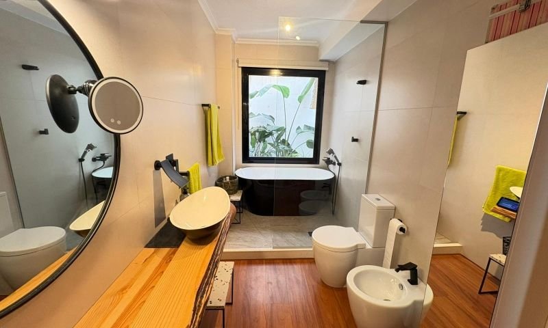 Spektakuläre und geräumige Erdgeschosswohnung mit 2 Schlafzimmern, 2 Bädern und Blick auf den Pool