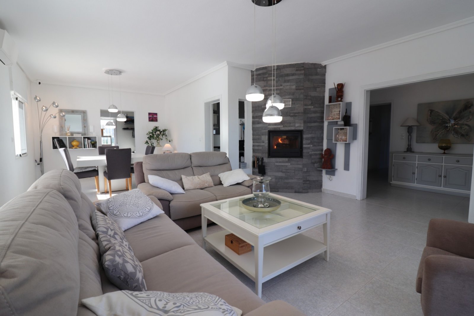 Villa mit 4 Schlafzimmern, 2 Badezimmern, Privatpool und Garage