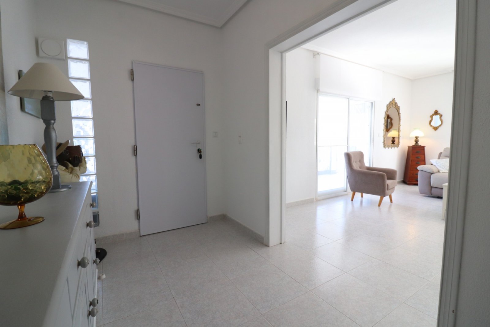 Villa mit 4 Schlafzimmern, 2 Badezimmern, Privatpool und Garage