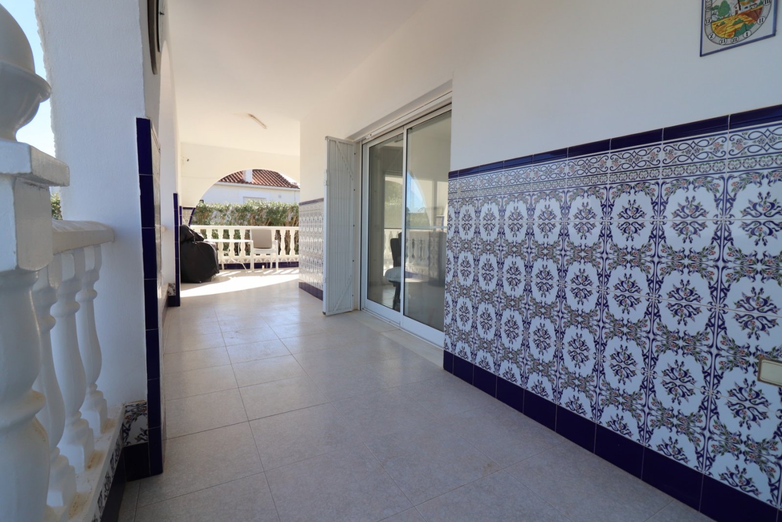 Villa mit 4 Schlafzimmern, 2 Badezimmern, Privatpool und Garage