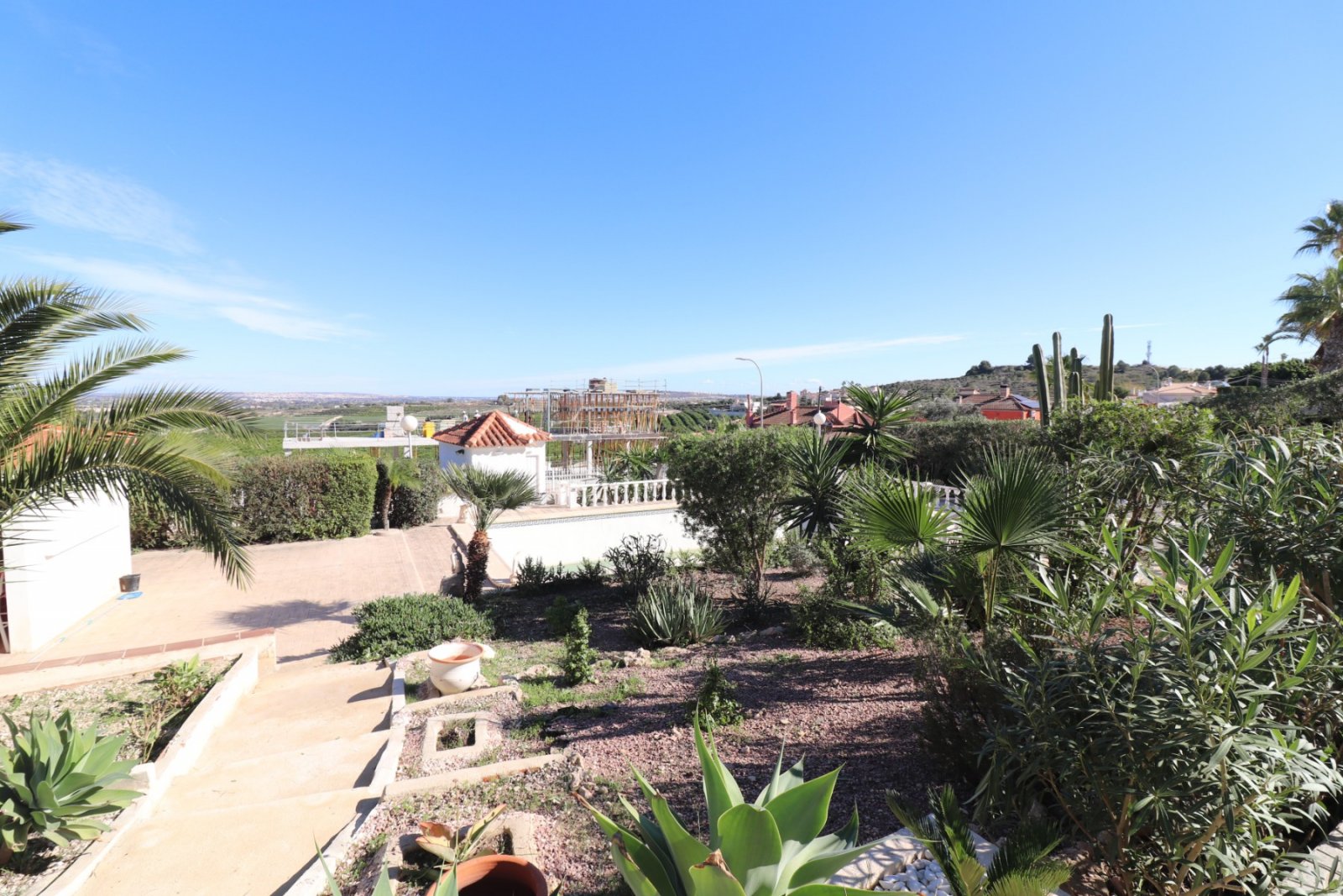 Villa mit 4 Schlafzimmern, 2 Badezimmern, Privatpool und Garage