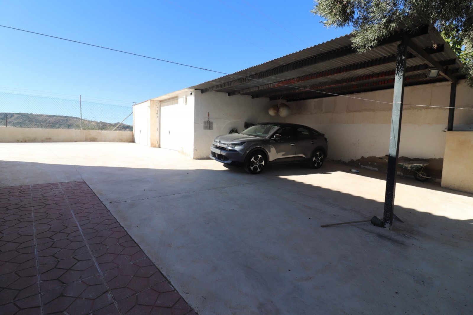 Villa mit 4 Schlafzimmern, 2 Badezimmern, Privatpool und Garage