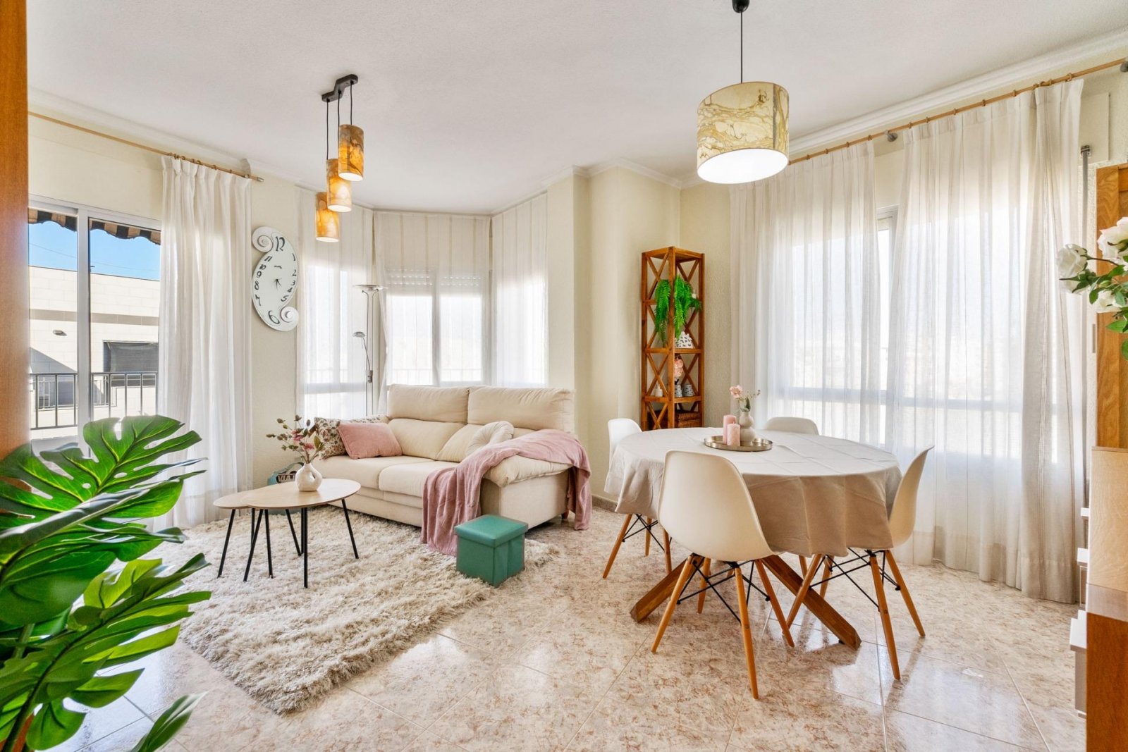 Appartement mit 3 Schlafzimmern, 2 Bädern und Tiefgaragenstellplatz nur 150 m vom Jachthafen und nur 400 m vom Strand